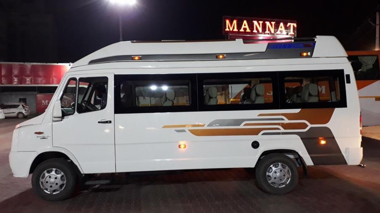 20 Seater Tempo Traveller.